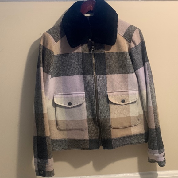 Pendleton Jackets & Blazers - Pendleton Fur Collar Plaid Insulated Jacket - Size M
